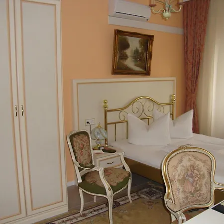 Haus Mooren, Garni