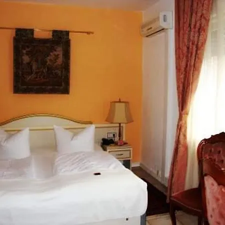 Haus Mooren, Garni Hotel Dusseldorf