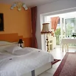 Haus Mooren, Garni Düsseldorf