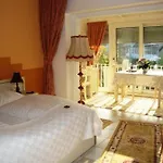 Haus Mooren, Garni Otel Düsseldorf
