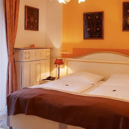 Haus Mooren, Garni Otel Düsseldorf