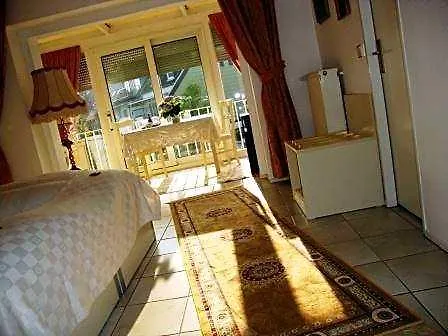 Haus Mooren, Garni
