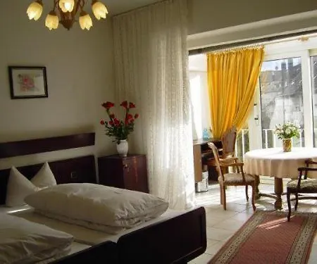Haus Mooren, Garni