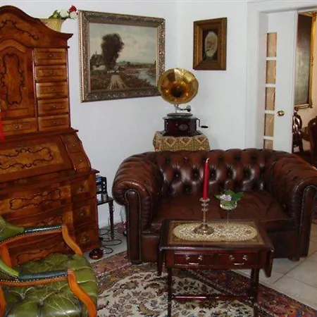 Haus Mooren, Garni